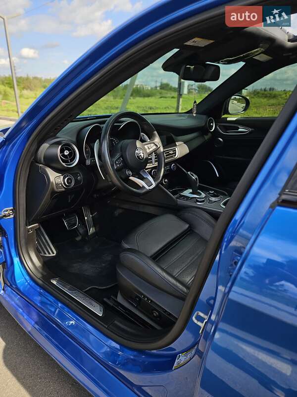 Седан Alfa Romeo Giulia 2021 в Рівному