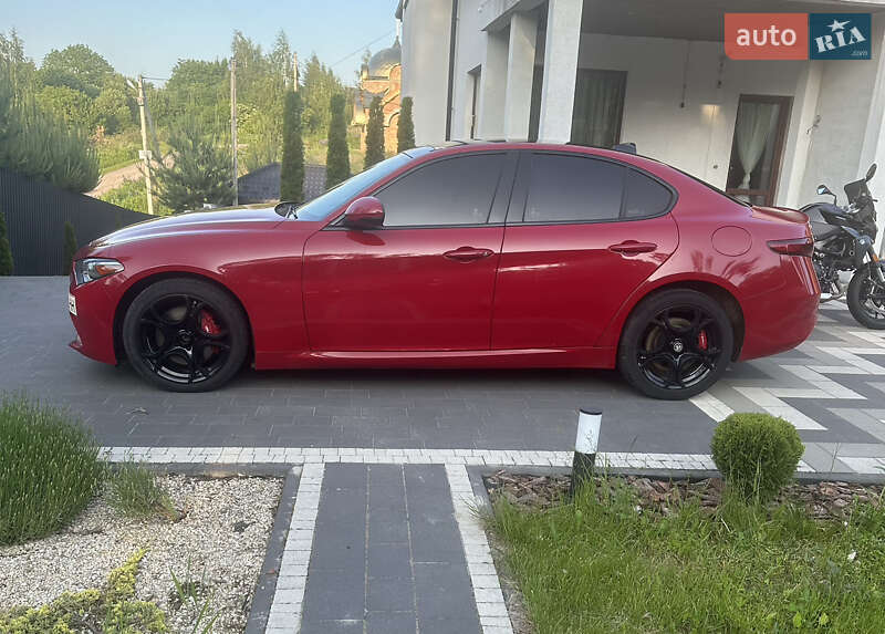 Седан Alfa Romeo Giulia 2018 в Львові
