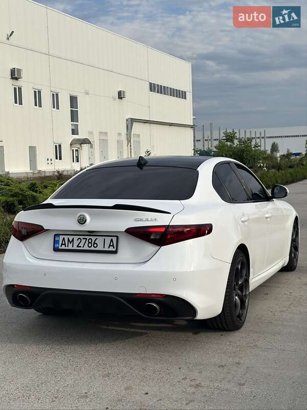 Седан Alfa Romeo Giulia 2017 в Коростене