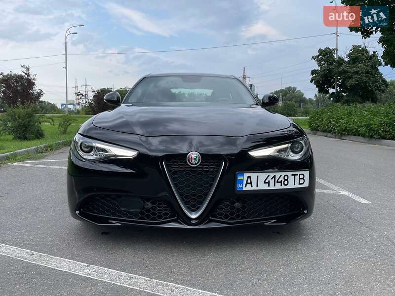 Седан Alfa Romeo Giulia 2018 в Киеве