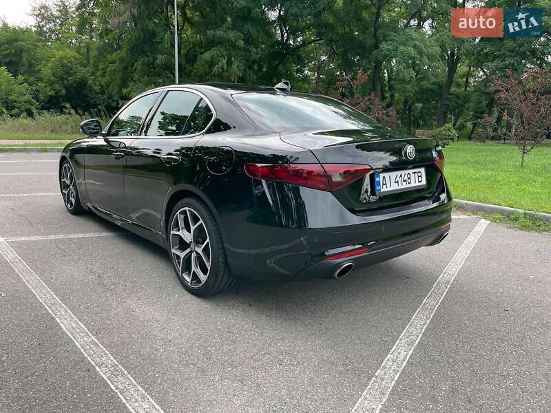 Седан Alfa Romeo Giulia 2018 в Киеве