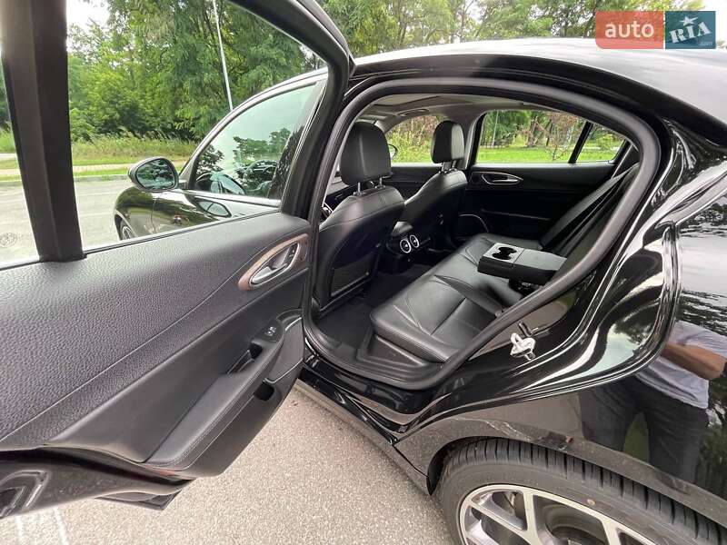 Седан Alfa Romeo Giulia 2018 в Киеве