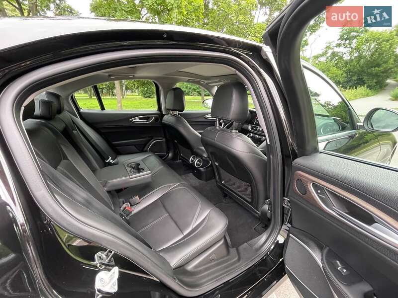 Седан Alfa Romeo Giulia 2018 в Киеве