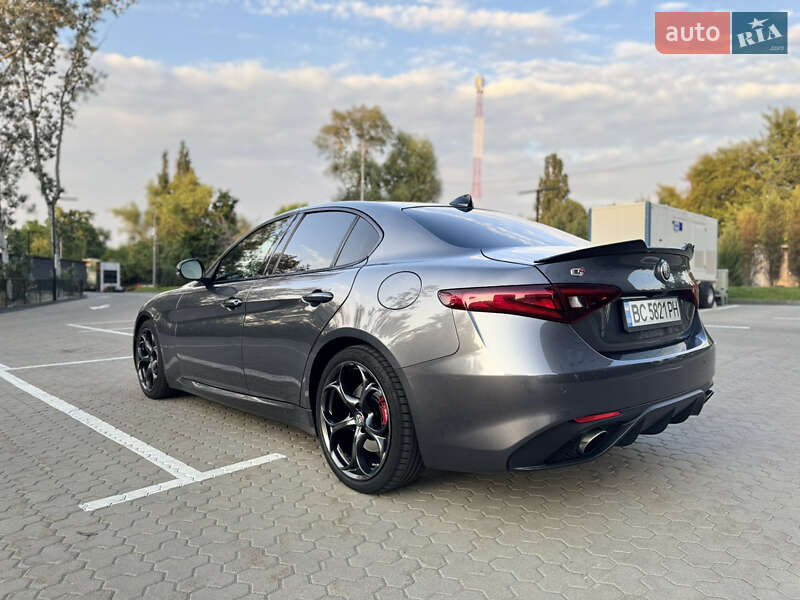 Седан Alfa Romeo Giulia 2017 в Киеве фото 12 Седан Alfa Romeo Giulia 2017 в Киеве