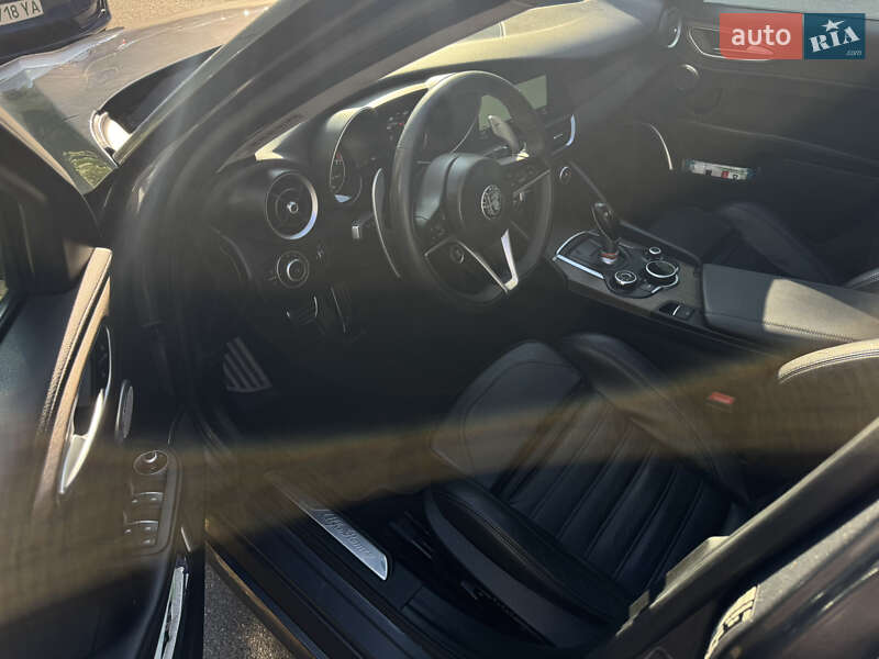 Седан Alfa Romeo Giulia 2017 в Киеве фото 16 Седан Alfa Romeo Giulia 2017 в Киеве