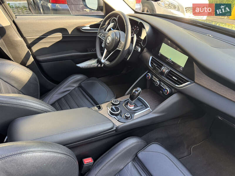 Седан Alfa Romeo Giulia 2017 в Киеве фото 26 Седан Alfa Romeo Giulia 2017 в Киеве