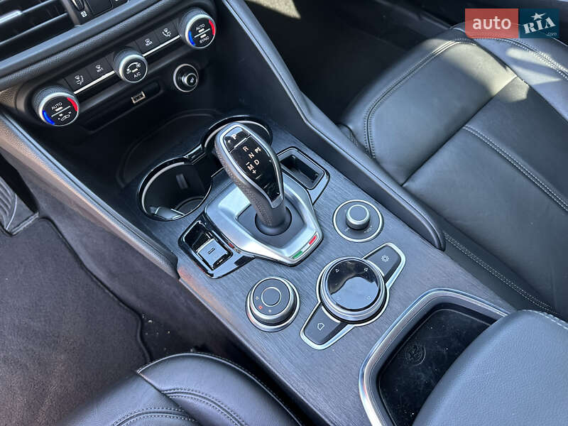 Седан Alfa Romeo Giulia 2020 в Киеве