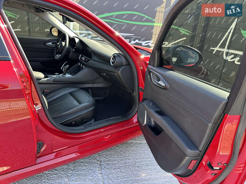 Седан Alfa Romeo Giulia 2020 в Киеве