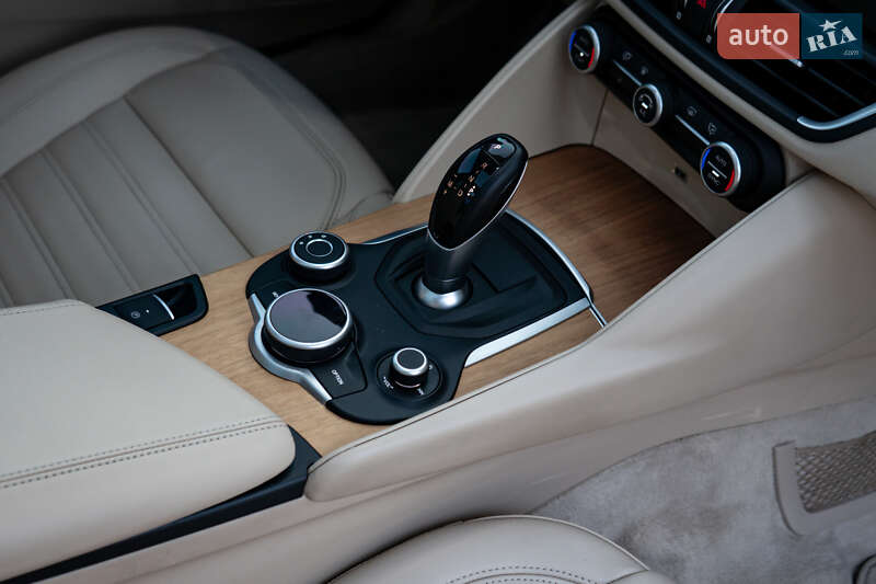 Седан Alfa Romeo Giulia 2018 в Києві