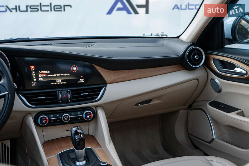 Седан Alfa Romeo Giulia 2018 в Києві