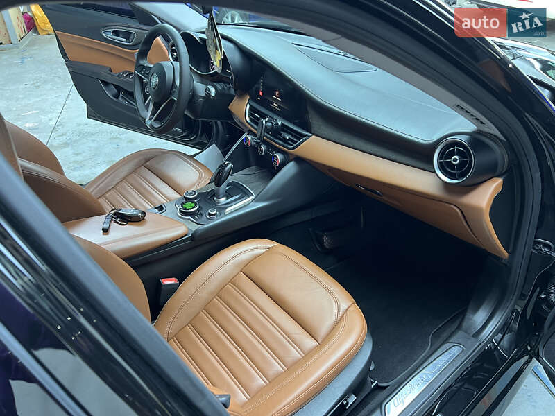 Седан Alfa Romeo Giulia 2018 в Львові