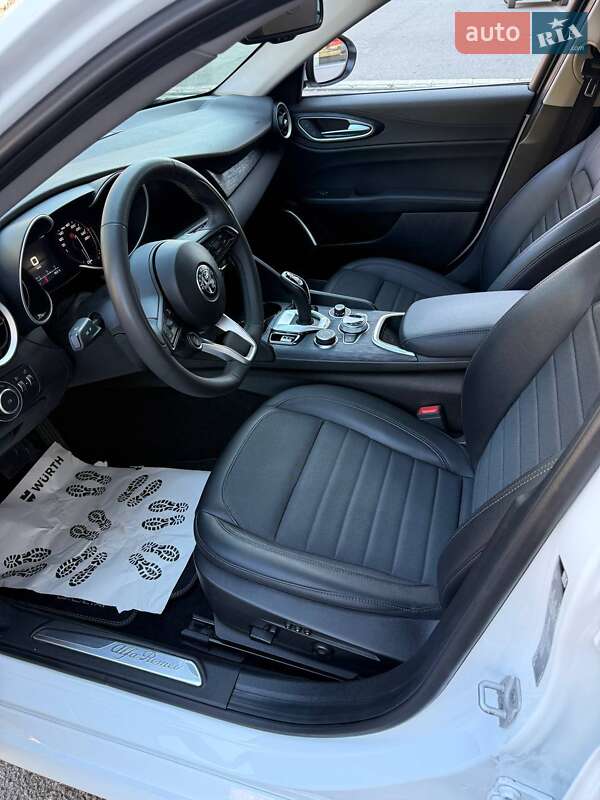 Седан Alfa Romeo Giulia 2021 в Харькове