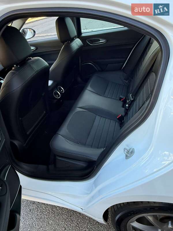 Седан Alfa Romeo Giulia 2021 в Харькове