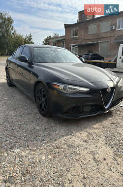Седан Alfa Romeo Giulia 2023 в Харкові