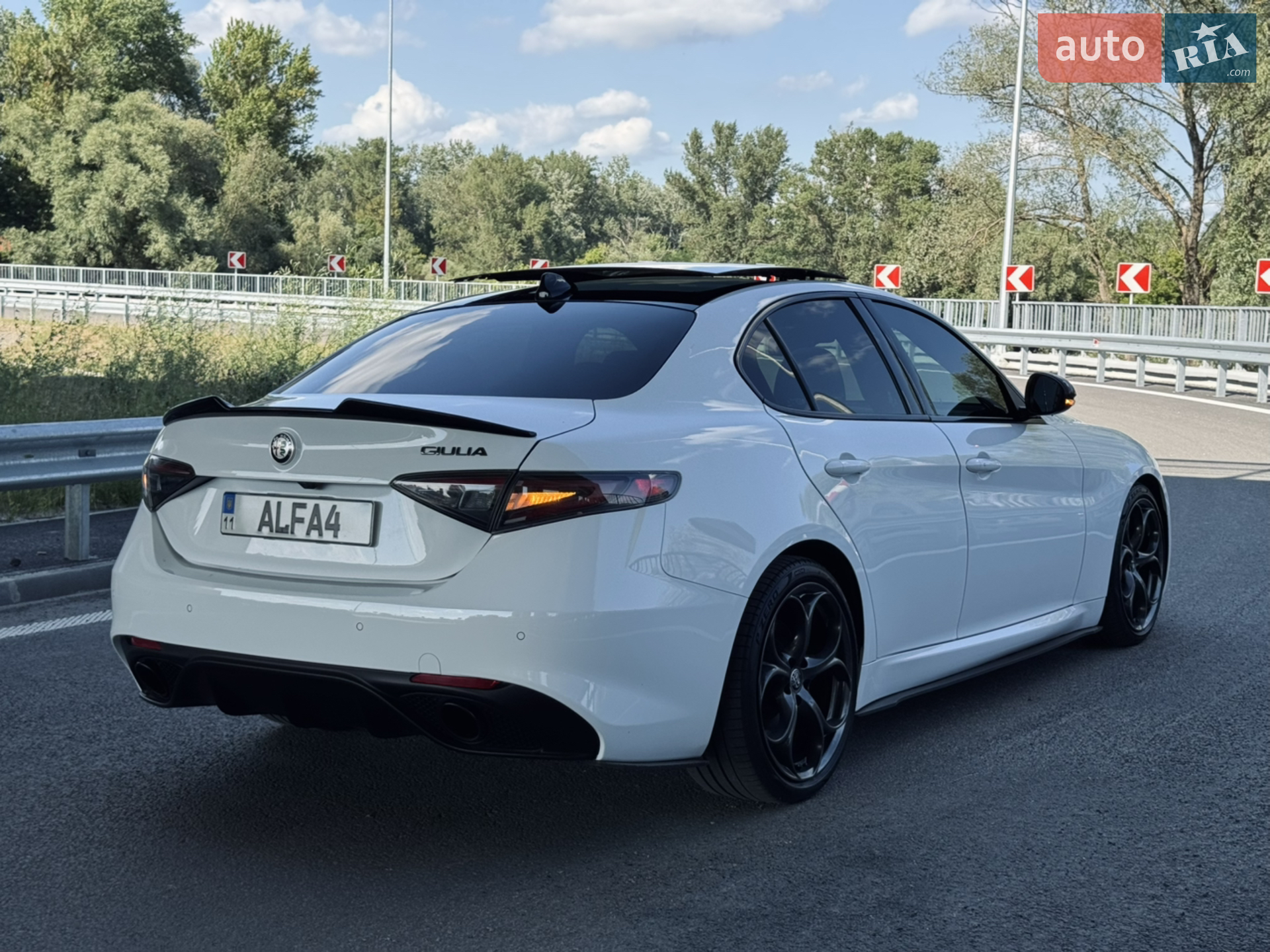 2019 Alfa Romeo Giulia - мініатюра 4