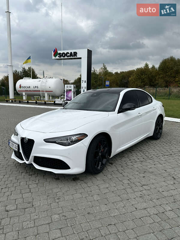 Седан Alfa Romeo Giulia 2020 в Львове