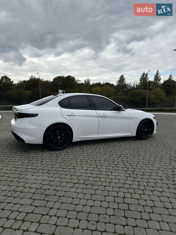 Седан Alfa Romeo Giulia 2020 в Львове