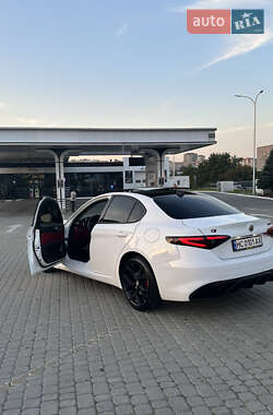 Седан Alfa Romeo Giulia 2020 в Львове