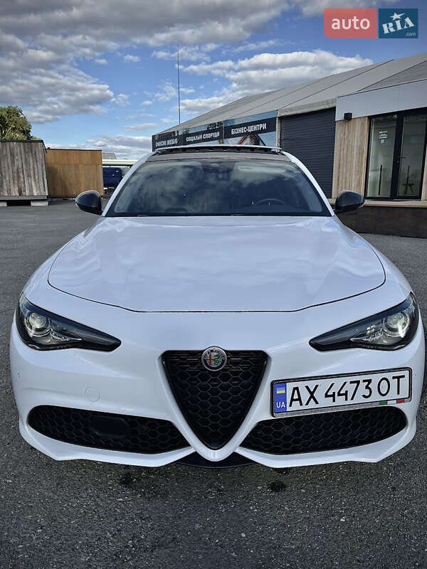 Седан Alfa Romeo Giulia 2019 в Киеве