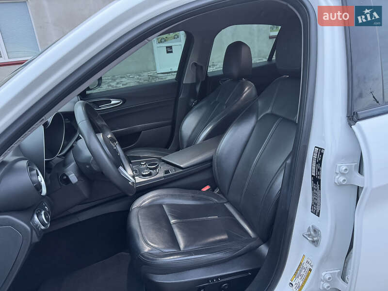 Седан Alfa Romeo Giulia 2019 в Луцке фото 19 Седан Alfa Romeo Giulia 2019 в Луцке