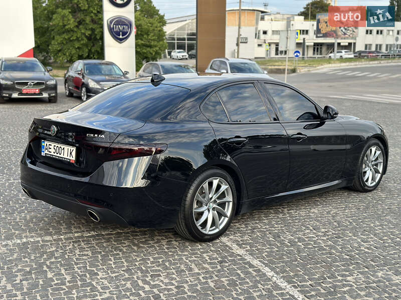 Седан Alfa Romeo Giulia 2018 в Днепре фото 6 Седан Alfa Romeo Giulia 2018 в Днепре