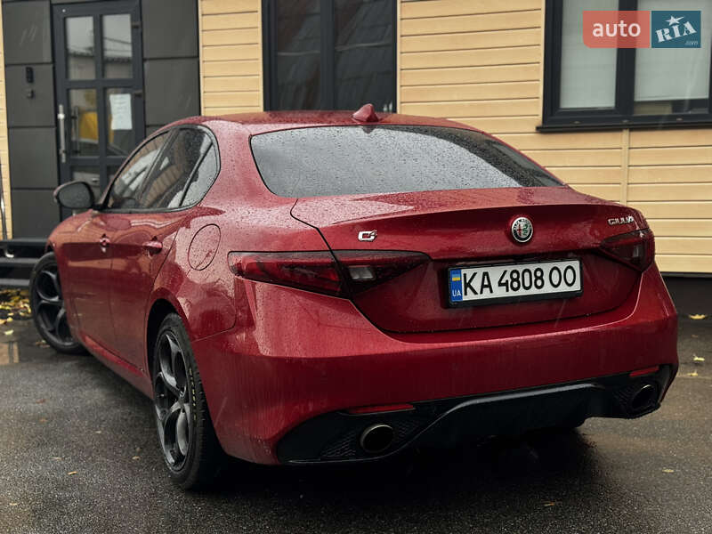 Седан Alfa Romeo Giulia 2016 в Киеве фото 23 Седан Alfa Romeo Giulia 2016 в Киеве