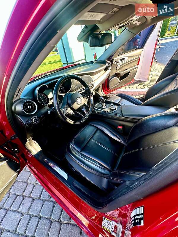 Седан Alfa Romeo Giulia 2018 в Львове фото 13 Седан Alfa Romeo Giulia 2018 в Львове