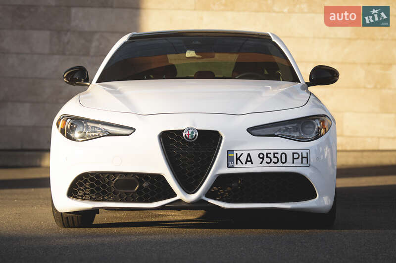 Седан Alfa Romeo Giulia 2022 в Киеве