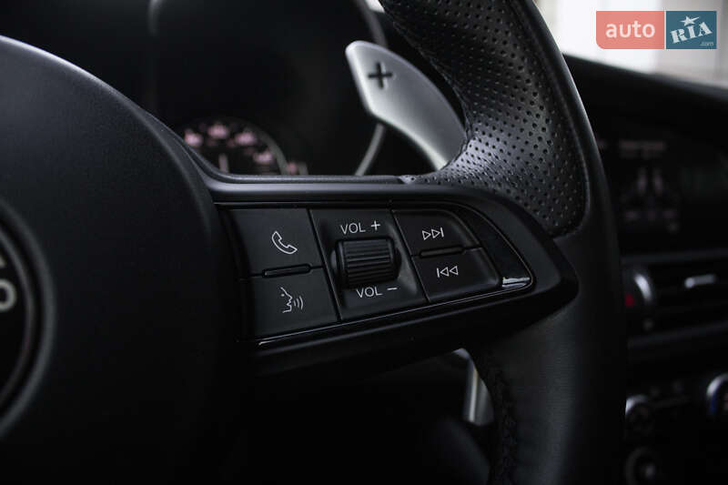 Седан Alfa Romeo Giulia 2022 в Киеве