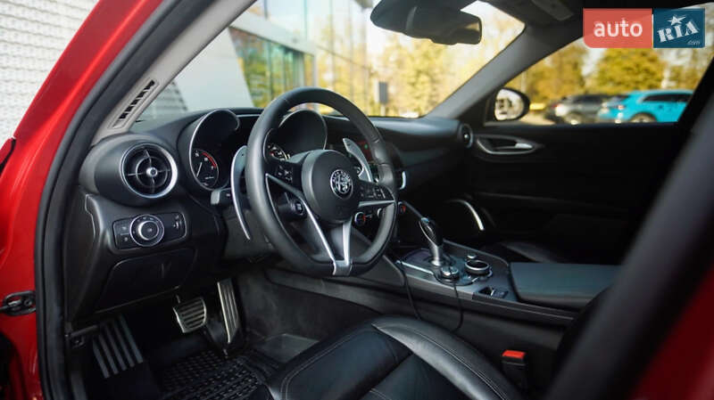 Седан Alfa Romeo Giulia 2016 в Львове фото 20 Седан Alfa Romeo Giulia 2016 в Львове