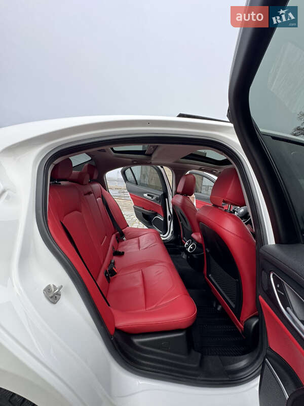 Седан Alfa Romeo Giulia 2020 в Києві