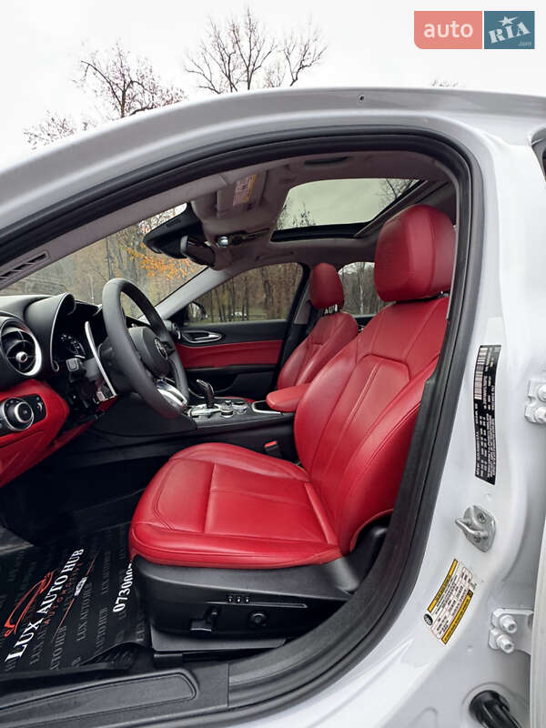 Седан Alfa Romeo Giulia 2020 в Києві