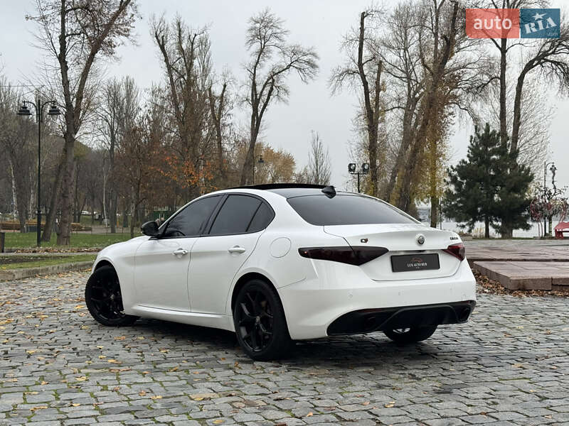 Седан Alfa Romeo Giulia 2020 в Києві
