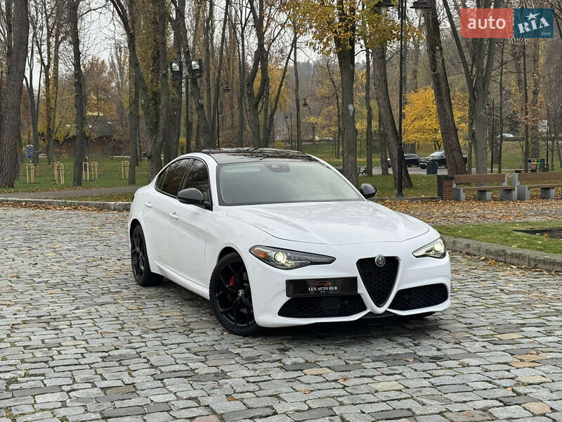 Седан Alfa Romeo Giulia 2020 в Києві