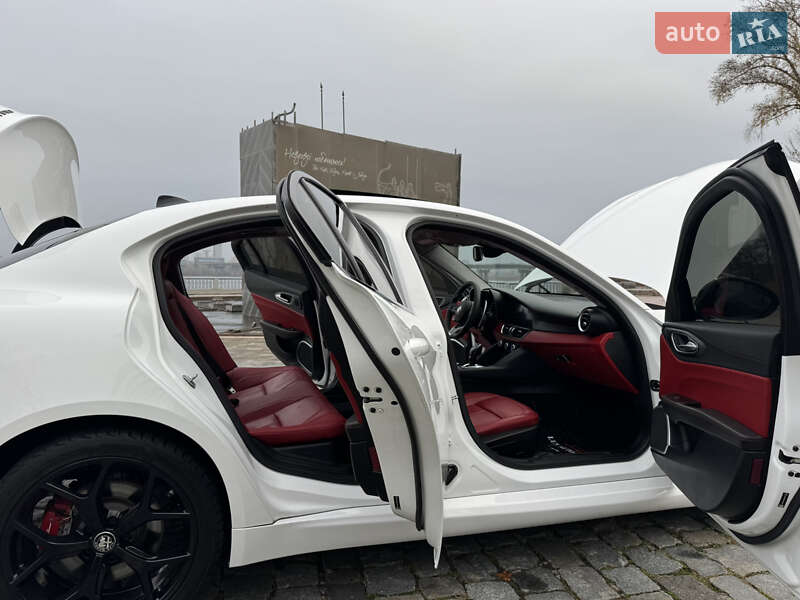 Седан Alfa Romeo Giulia 2020 в Києві