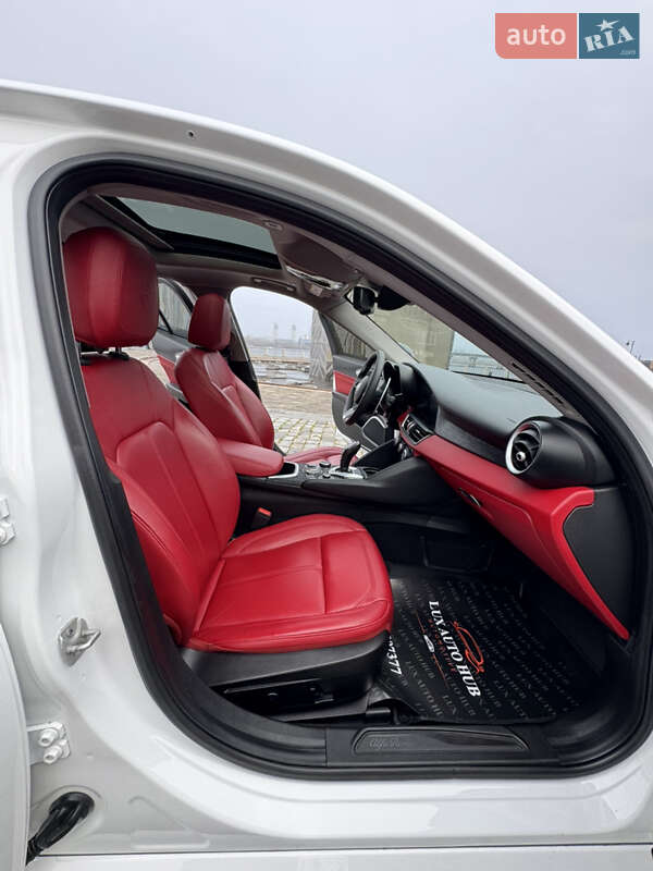 Седан Alfa Romeo Giulia 2020 в Києві