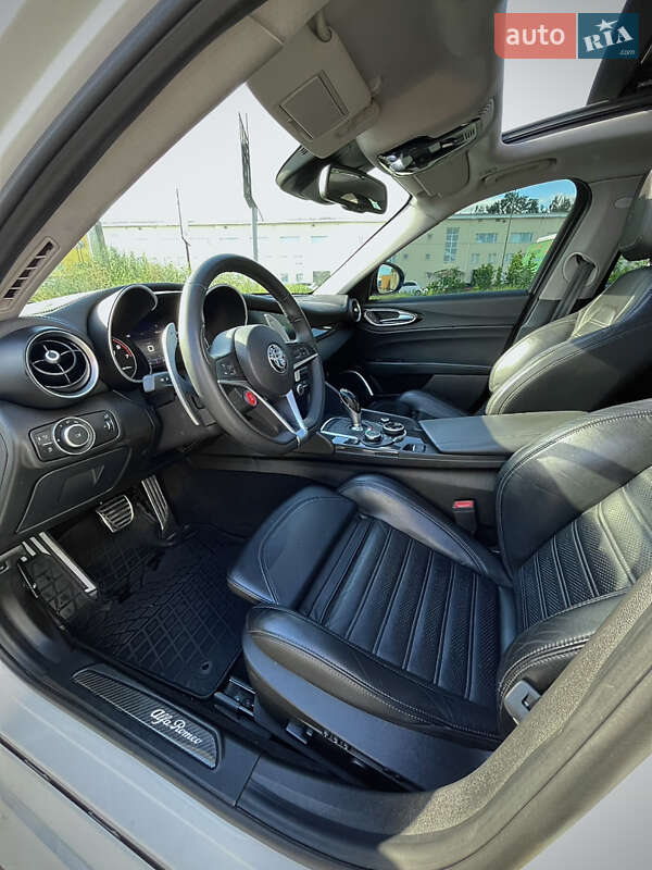 Седан Alfa Romeo Giulia 2019 в Києві