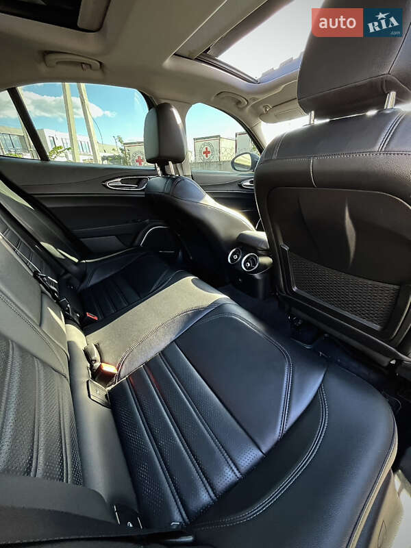 Седан Alfa Romeo Giulia 2019 в Києві