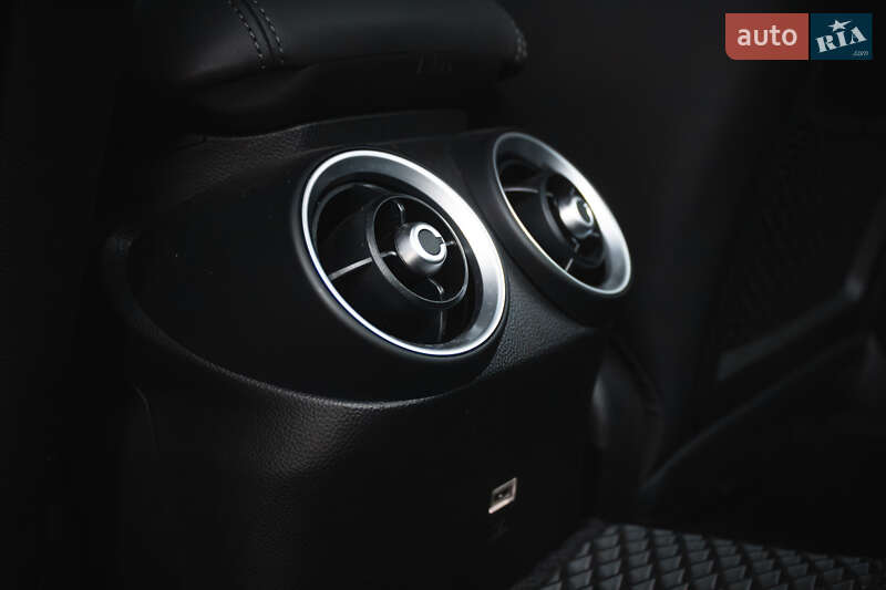 Седан Alfa Romeo Giulia 2019 в Киеве фото 38 Седан Alfa Romeo Giulia 2019 в Киеве