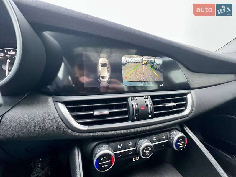 Седан Alfa Romeo Giulia 2018 в Киеве фото 42 Седан Alfa Romeo Giulia 2018 в Киеве
