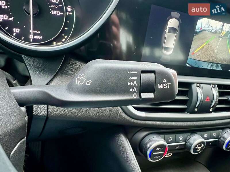 Седан Alfa Romeo Giulia 2018 в Киеве фото 49 Седан Alfa Romeo Giulia 2018 в Киеве