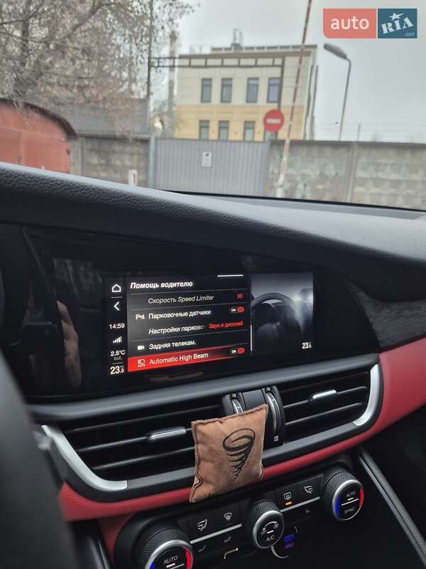 Седан Alfa Romeo Giulia 2020 в Киеве фото 11 Седан Alfa Romeo Giulia 2020 в Киеве