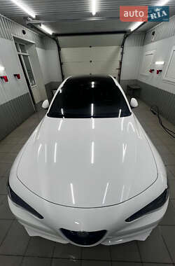 Седан Alfa Romeo Giulia 2022 в Киеве