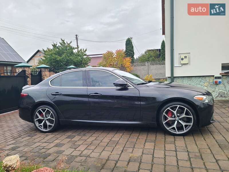 Седан Alfa Romeo Giulia 2020 в Львове