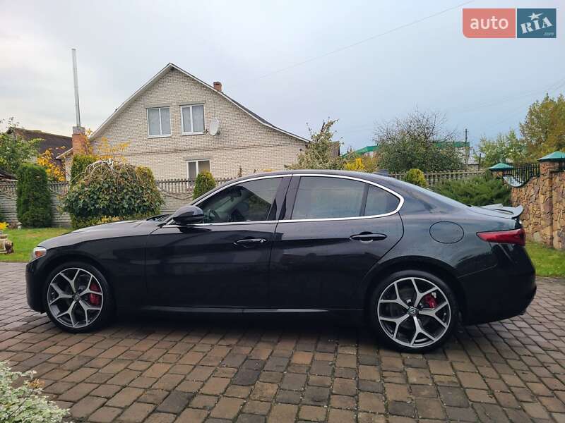 Седан Alfa Romeo Giulia 2020 в Львове