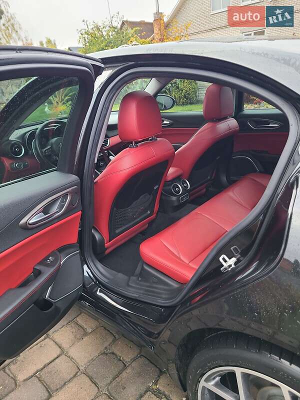 Седан Alfa Romeo Giulia 2020 в Львове