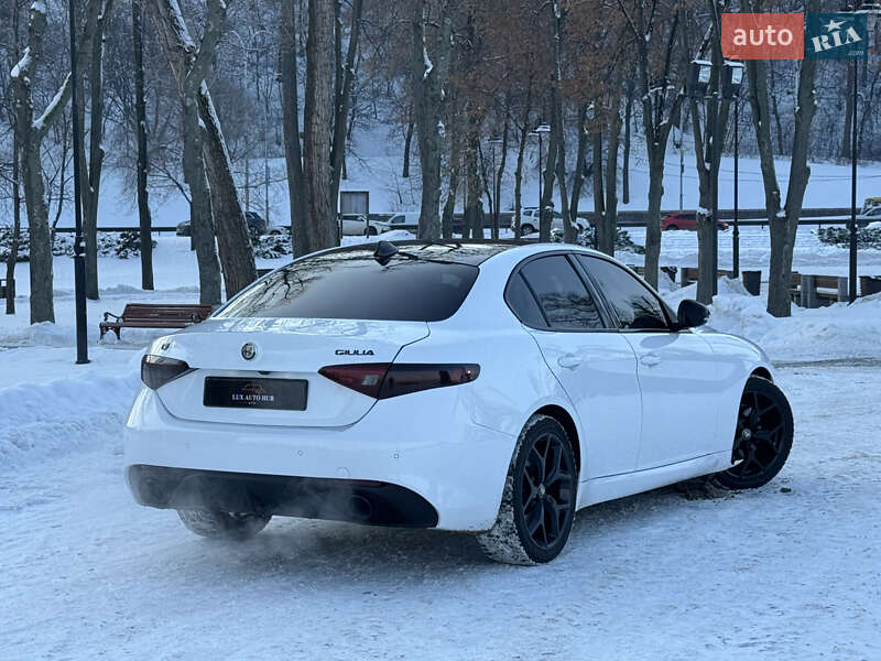 Седан Alfa Romeo Giulia 2020 в Киеве
