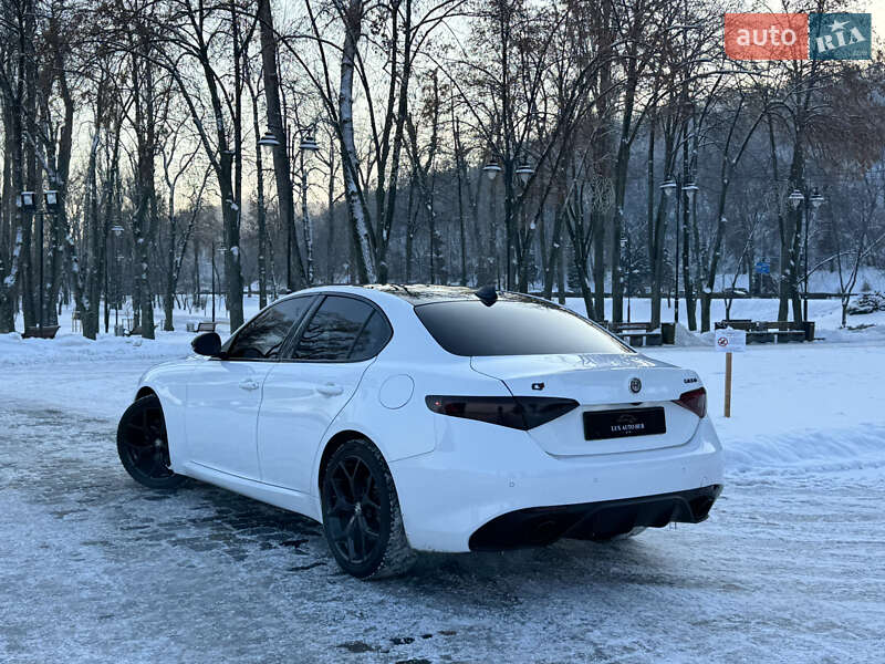 Седан Alfa Romeo Giulia 2020 в Киеве
