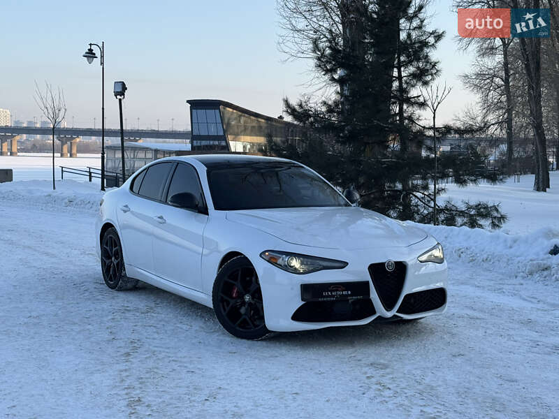 Седан Alfa Romeo Giulia 2020 в Киеве