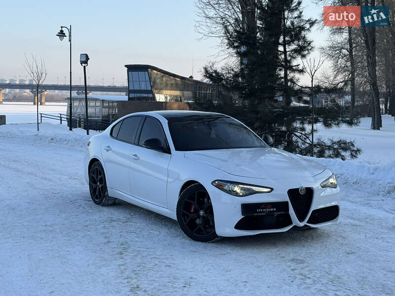 Седан Alfa Romeo Giulia 2020 в Киеве